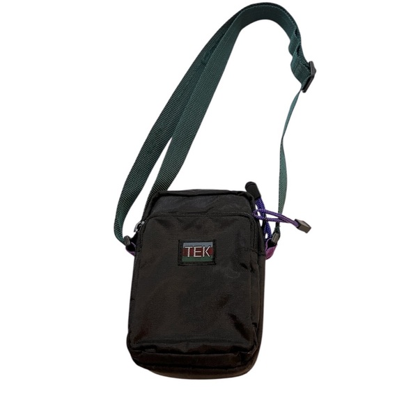 Vintage TEK Crossbody Zipper Black and Green Belt Camera Bag - Picture 1 of 8